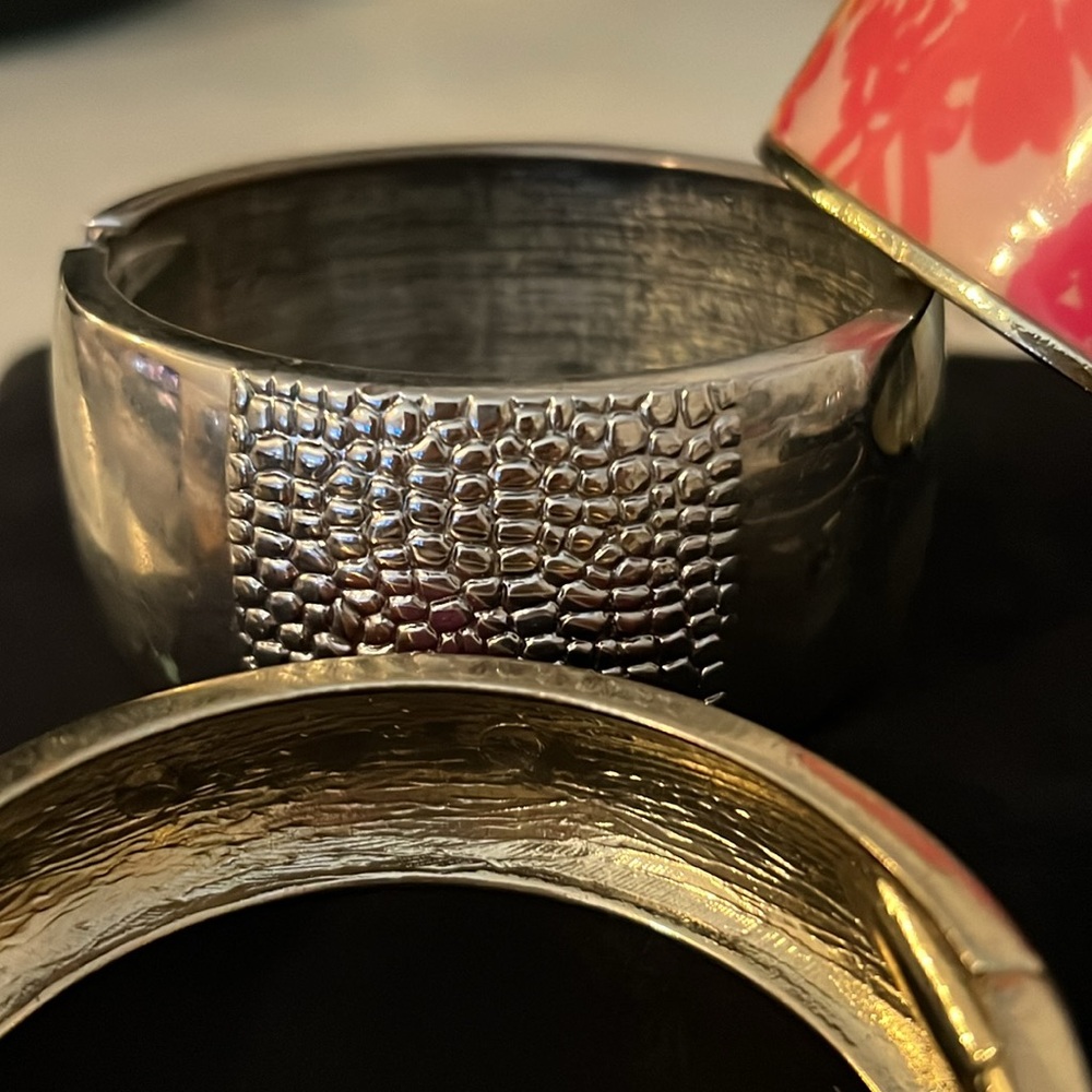 Lot Unsigned Designer Hinged Bracelets - image 7